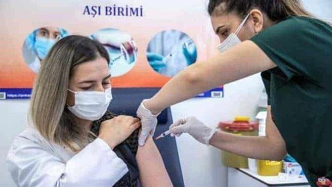 Bakan : "Yazın 18 yaş ve üstünün aşılanması tamamlanacak". Bu yaz aşılanma ile normalleşme olur mu?