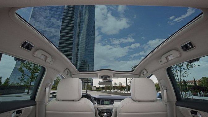 Panoramik cam tavan, size göre güvenli mi?