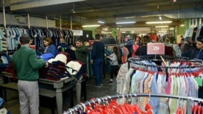 Seri sonu veya hatalı ürünlerin satıldığı 'outlet' adındaki giyim mağazalarından alışveriş yapar mısınız?