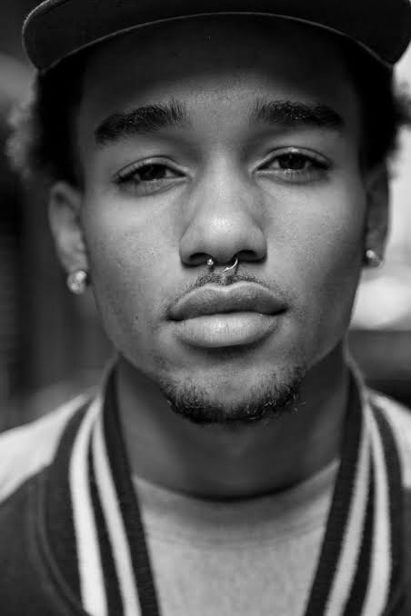 Septum piercing erkeğe yakışır mı sizce kızlar?