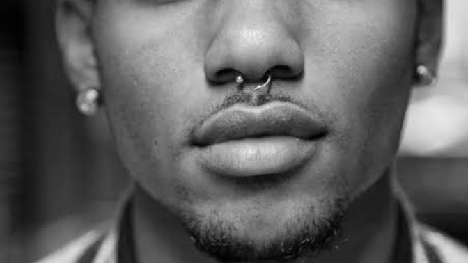 Septum piercing erkeğe yakışır mı sizce kızlar?