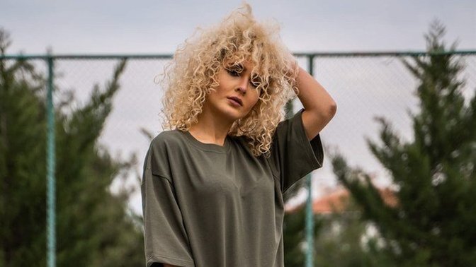 Oversize t-shirtleri karşı cinse yakıştırıyor musunuz?