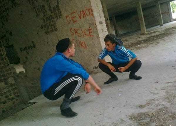 İlk buluşmaya gri eşofmanla gidilir mi?