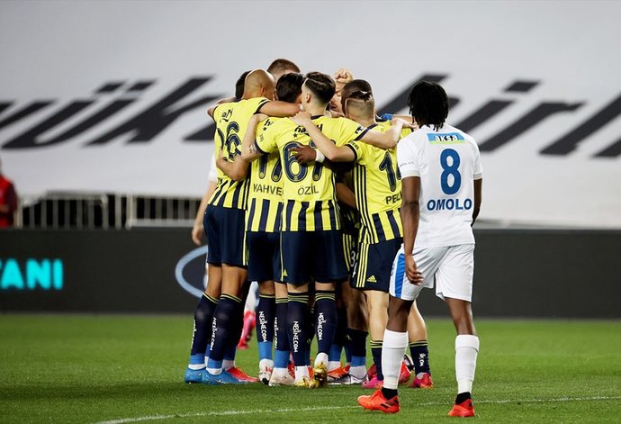 Fenerbahçe, Erzurumsporu 3-1 yenerek ikinci sırada ki yerini korudu! Maçı nasıl buldunuz?