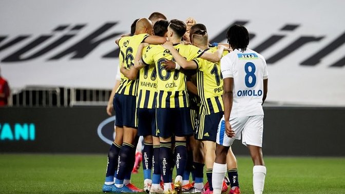 Fenerbahçe, Erzurumspor'u 3-1 yenerek ikinci sırada ki yerini korudu! Maçı nasıl buldunuz?