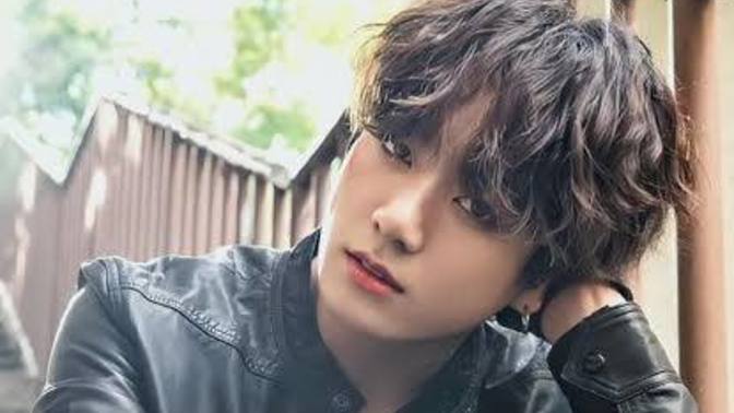 Jungkook çok yakışıklı değil mi?