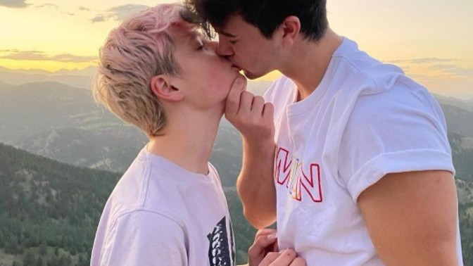 Gay çiftler çok tatlı değil mi 🌈 ?