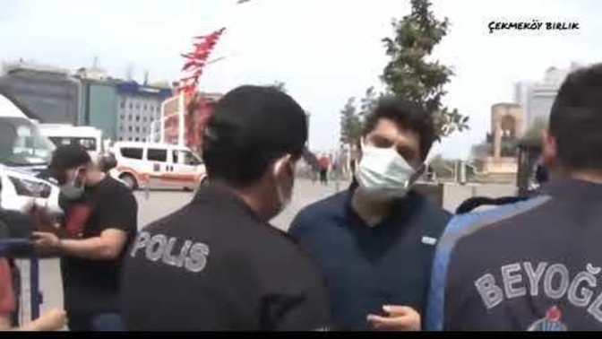 "Benim vatandaşım evde oturuyorsa sen de evinde oturacaksın" deyip turiste ceza kesen polisimiz hakkında ne düşünüyorsunuz?