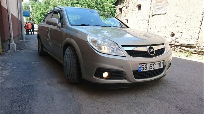 Opel Vectra C mi yoksa Toyota Avensis T25 mi? Hangisi daha iyi?