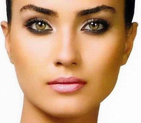 Tuba Büyüküstün’ü güzel buluyor musunuz?