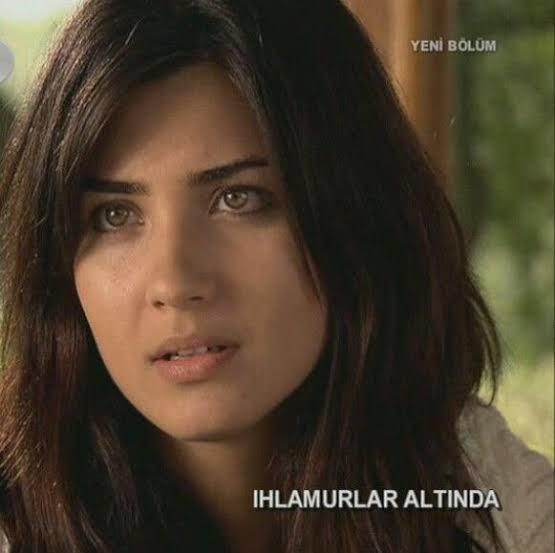 Tuba Büyüküstün’ü güzel buluyor musunuz?