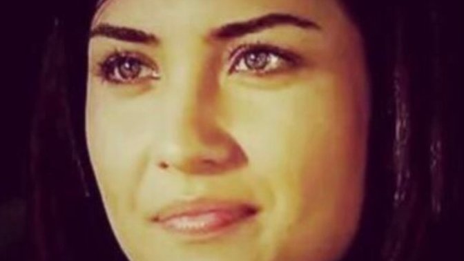 Tuba Büyüküstün’ü güzel buluyor musunuz?