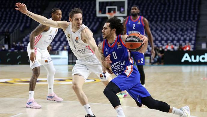 Anadolu Efes, Real Madridi 88-83 yenerek Final Foura kaldı! Bu sene kupa bizim olabilir mi?