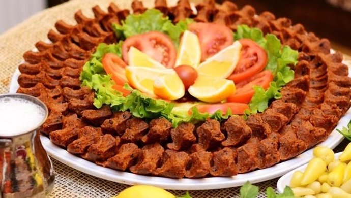 Çiğ köfteyi sever misin?