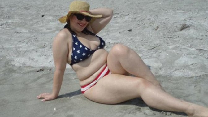 Kilolu olduğum için bikini alacağım dediğimde çevremden tepki topuna tutuluyorum. Kilolular bikini giyemez mi?