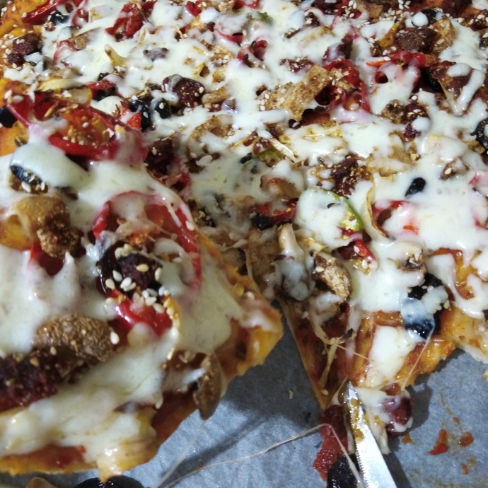 Pizza yaptım evde, ilk deneyimim sizce nasıl olmuş?