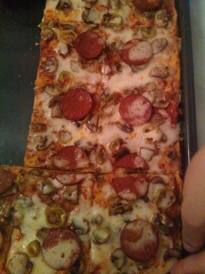 Pizza yaptım evde, ilk deneyimim sizce nasıl olmuş?