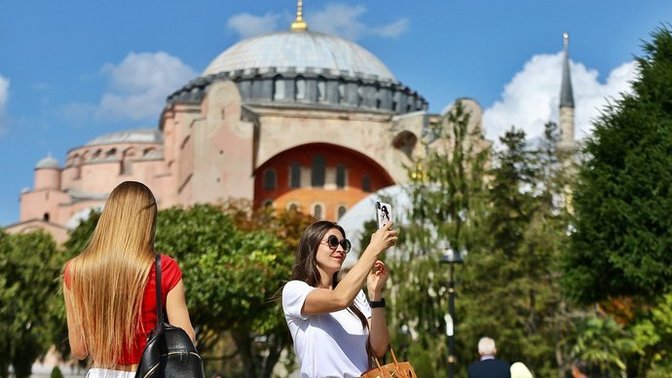 Türkiye sınırlarından herkes istediği gibi geçerken Covid-19'un kısa sürede biteceğini düşünüyor musunuz?