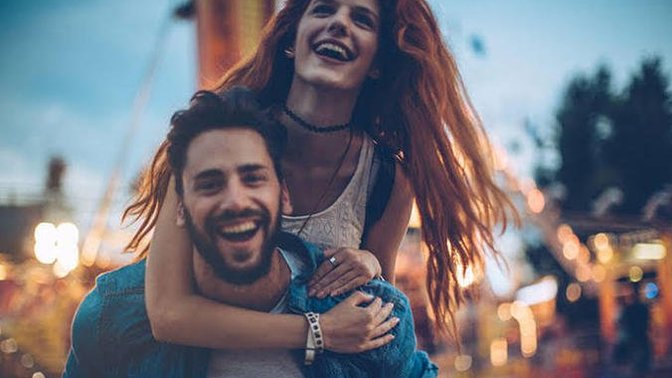 İlişkilerde ilk adımı erkekler mi atmalıdır, yoksa kadınlar mı?