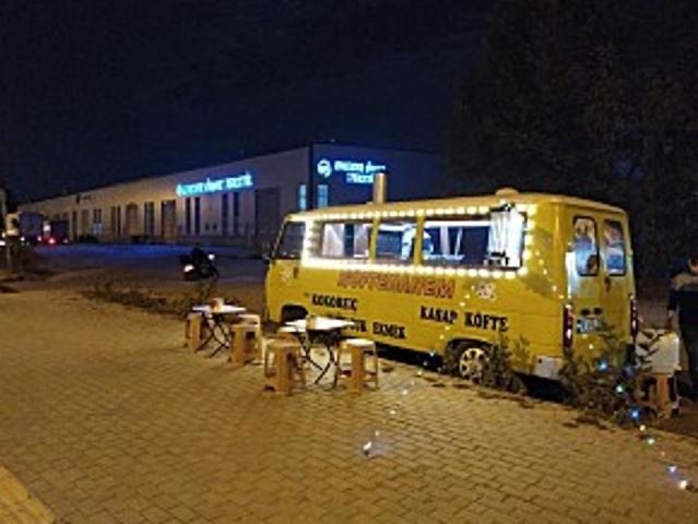 Doğum gününüzde Kebapçıya götüren sevgiliye ne dersiniz?