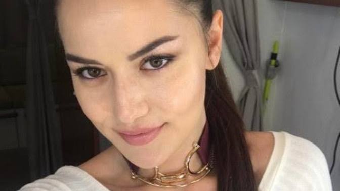 Fahriye Evcen'i güzel bulmayan tek ben ben miyim?