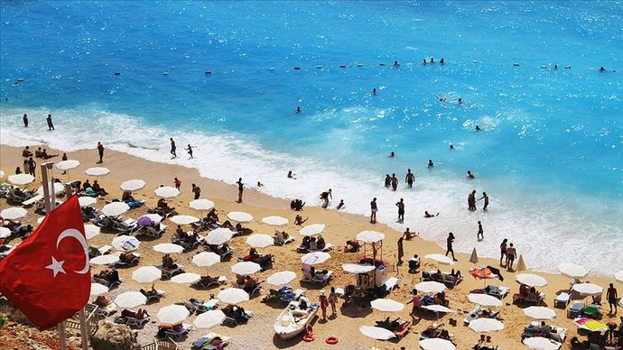 Dışişleri Bakanı: Turistin görebileceği herkesi aşılayacağız. Sen mi daha mühimsin turist mi?