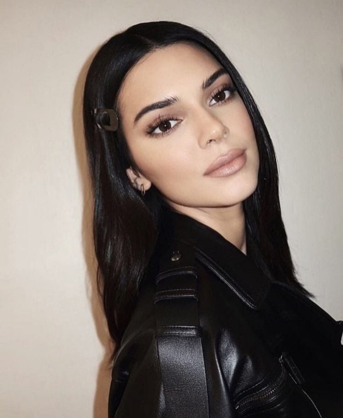 Kendall Jenner sıradan değil mi?