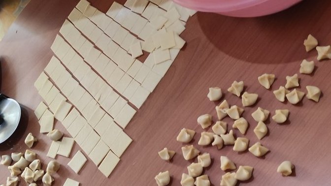 Sanat sanat için midir yoksa sanat yemek için midir?