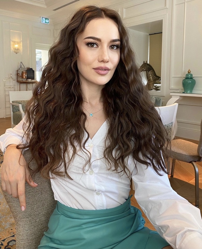 Fahriye Evcen güzel mi, sıradan mı sizce?