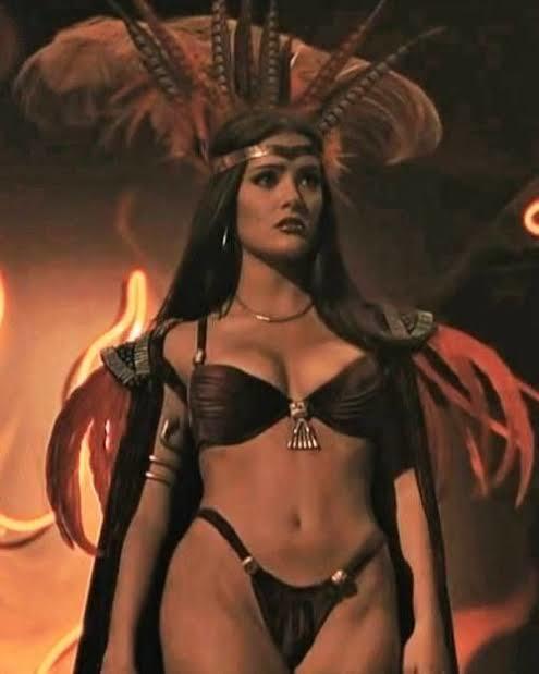 Salma hayek güzel öi fotoğraflı?
