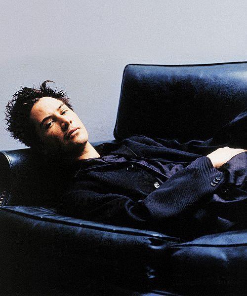 Keanu Reeves Yakışıklı mı Çirkin mi?
