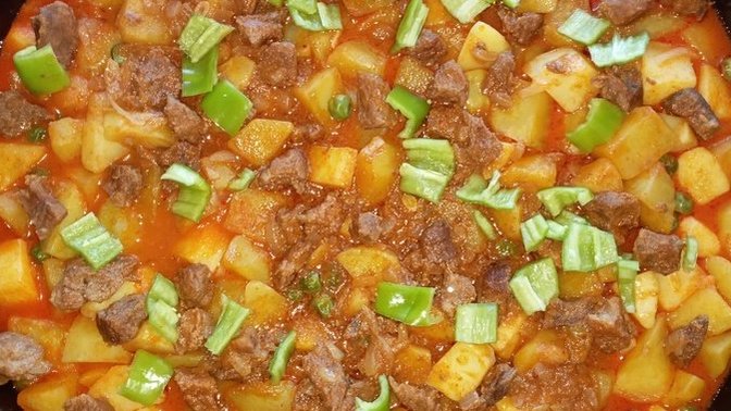 Fırında patates yemeği yaptım. Nasıl görünüyor?