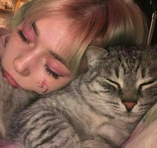 "Cat eye" makyajını nasıl buluyorsunuz?