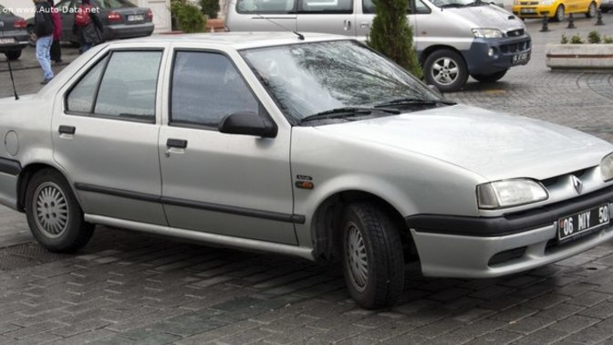 Renault 19 Broadway'ın sinsi bir çekiciliği yok mu sizce de?