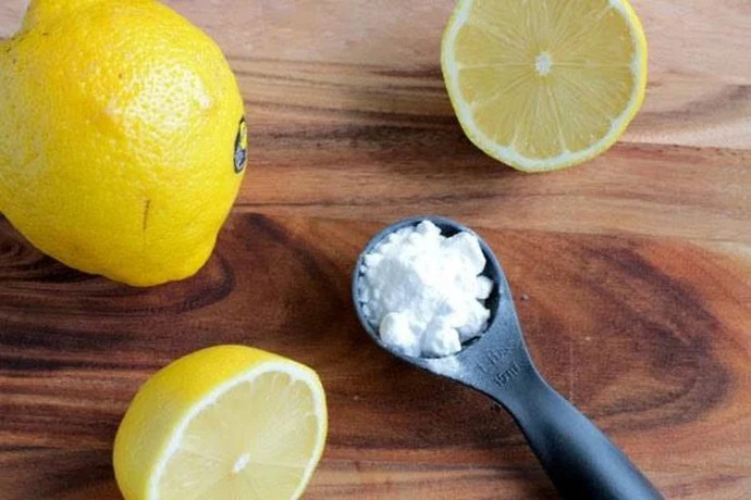Koltuk altına karbonat ve limon karışımı sürmenin zararı var mı? 