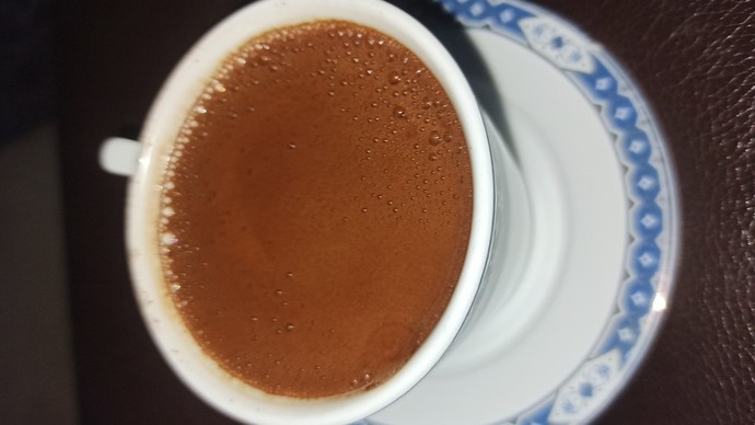 adetliyken kahve içilir mi