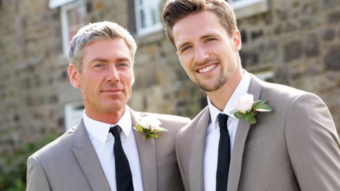 Boyfriend im 40 yasinda bir adamla sevgiliymis ayrilayimmi?