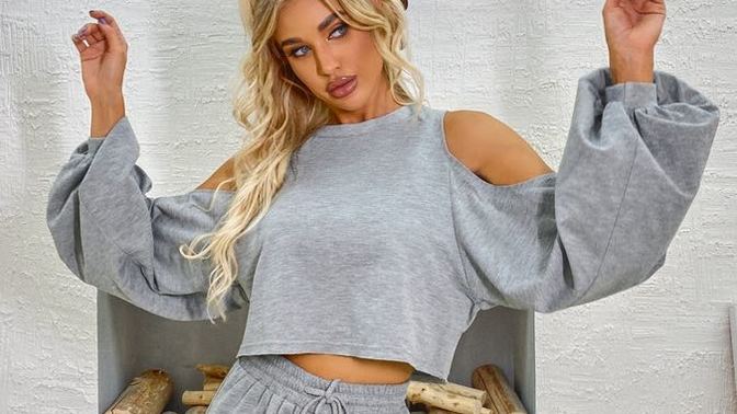 Göbeği açık kıyafetler sadece ince belli kadınlara mı yakışıyor?