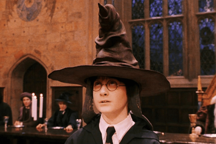 Harry Potter filminde oynasaydın hangi okul binasına seçilmek isterdin?