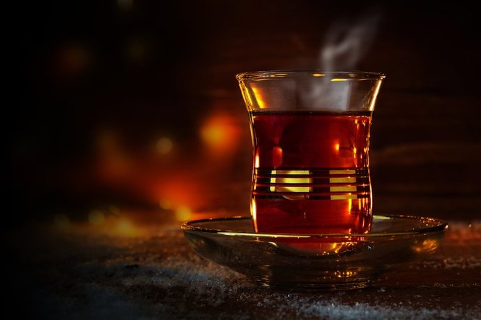 Türkiye de çay içmek yasaklansa yine de kaçak yollarla çay içer miydiniz?