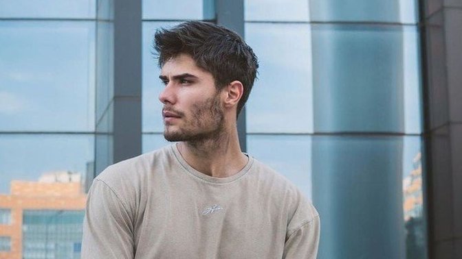 Barış Murat Yağcı 'Bir kadını tavlayıp onunla eve gelerek sırtımı dönüp uyumak bana tatmin veriyor' dedi. Sizce bu neyin kafası?