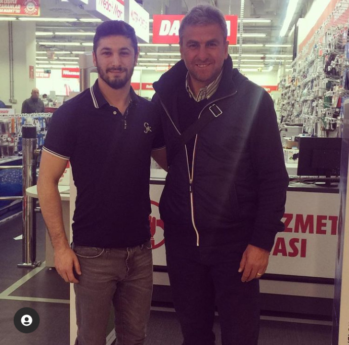 Yolculukta ünlü birisine denk geldiğiniz oldu mu?