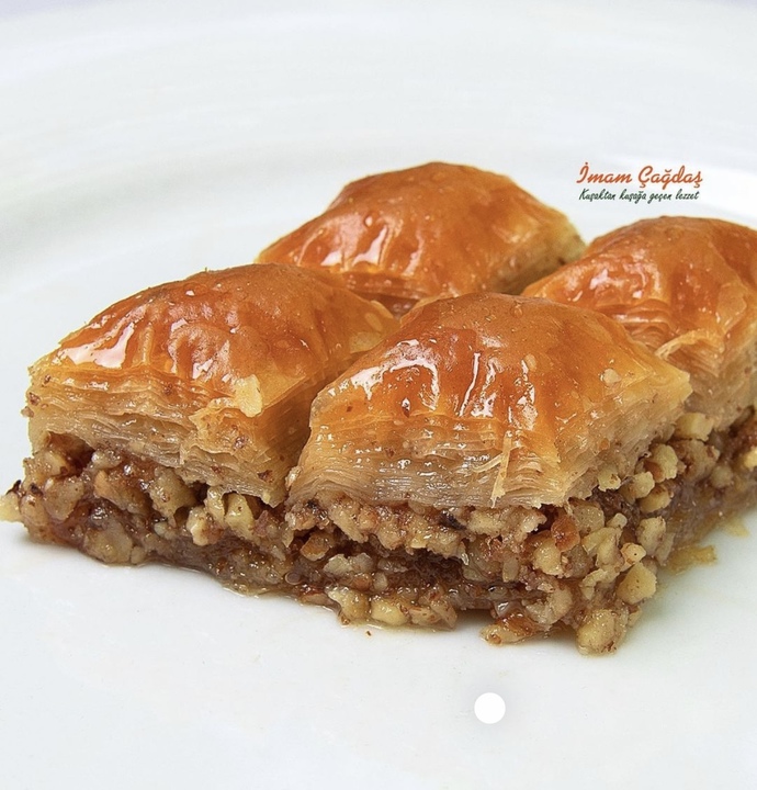 Bayrama soğuk baklava mı yapsam, bildiğimiz normal baklava mı?