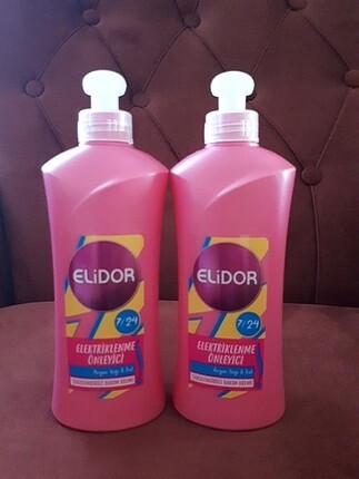 Saçlarım kuruttuktan sonra aşırı elektrikleniyor. Bunun için ne yapabilirim?