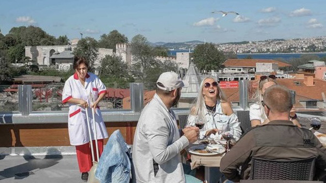 BBC Türkçe'nin paylaştığı fotoğraf olay yarattı! Asıl turistler mi bayram edecek?