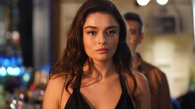Ayça Ayşin Turan'ın boyu kaçtır?