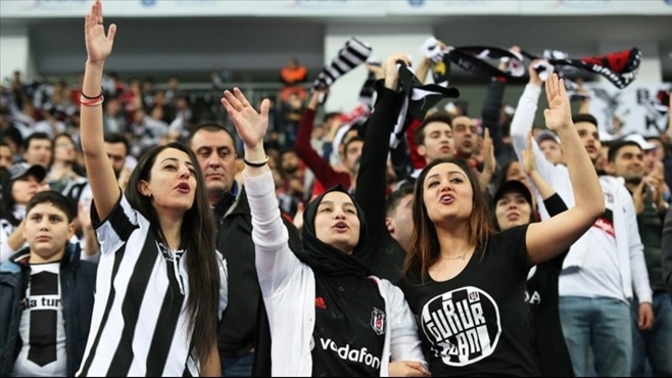 Futbol fanatiği kızlar itici midir?