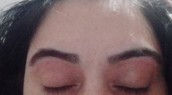 Kaşlarımı aldım sizce çok mu ince oldu:/?