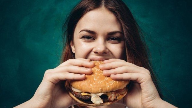 Yemek yemek için mi yoksa yemek yapmak için mi doğdun?