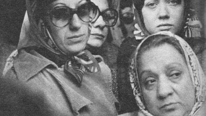 Bu gün bayram ama sen neden buruksun?